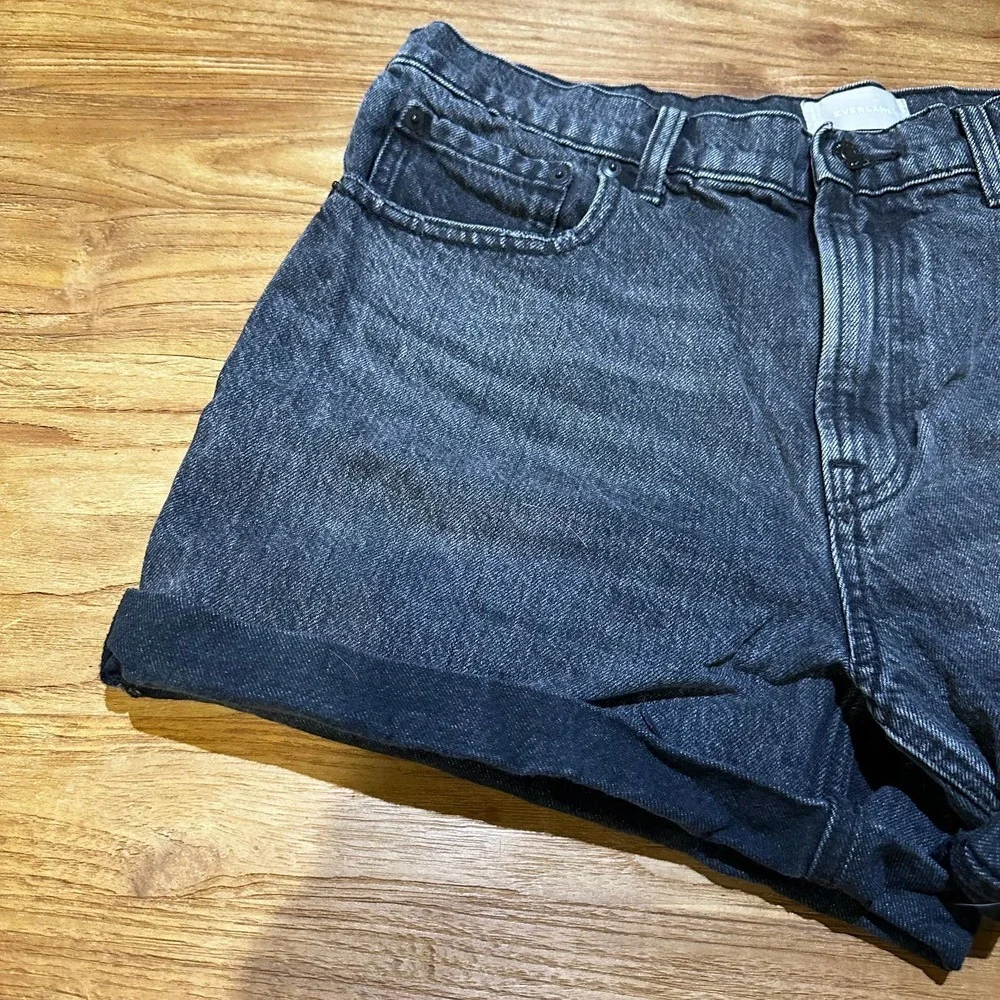 Everlane Women’s Raw Hem Relaxed Fit Washed Black‎ Shorts Denim Jeans